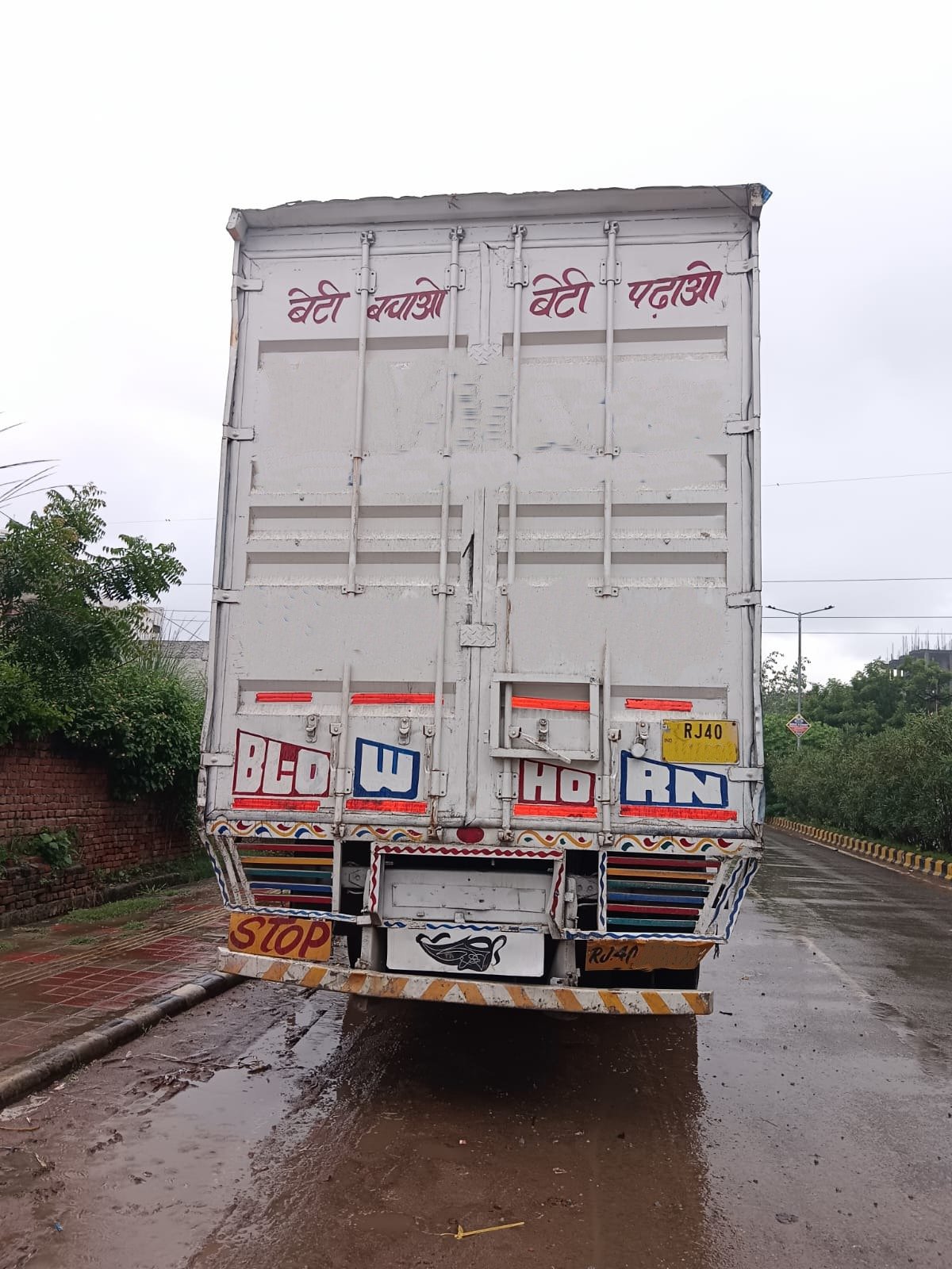 Ashok Leyland 2820 HF 2021 Back side