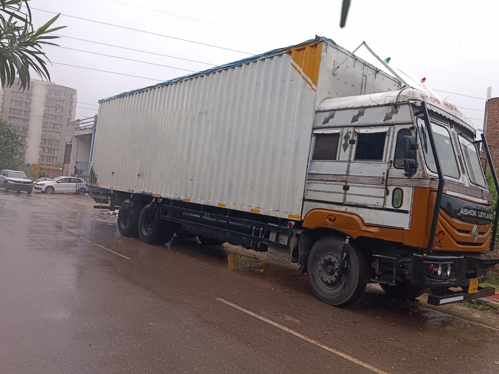 Ashok Leyland 2820 HF 2021 Right side